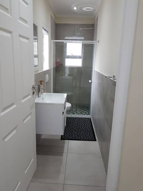 Sharon's House: Modern Self-Catering rooms — photo 8