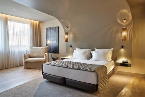 PortoBay Teatro — hotel room