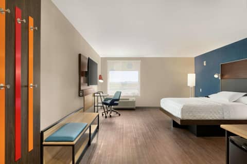 Tru By Hilton Scottsdale Salt River — hotel room