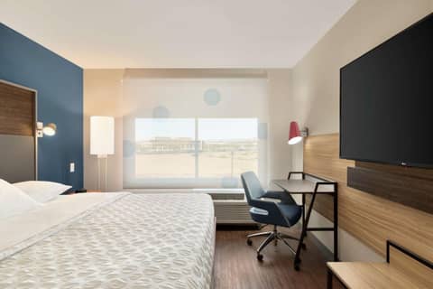 Tru By Hilton Scottsdale Salt River — hotel room