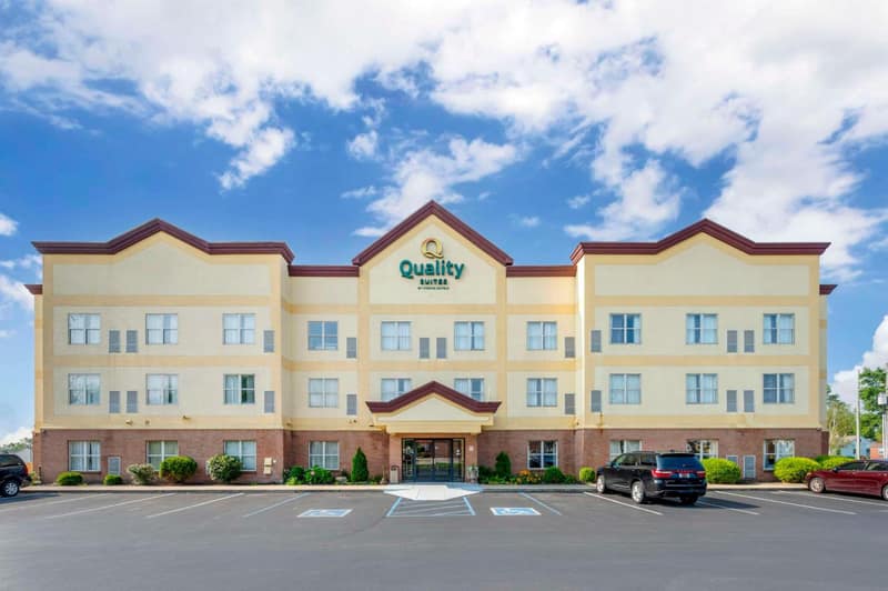 Quality Suites — building