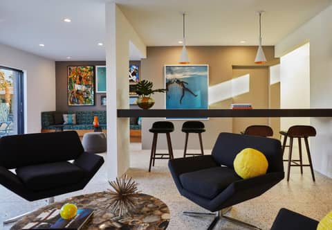 Twin Palms Resort - A Gay Men's Resort — lounge