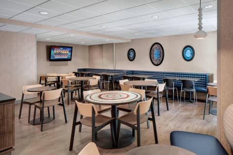 Fairfield Inn and Suites Chicago Downtown/ Magnificent Mile — photo 8