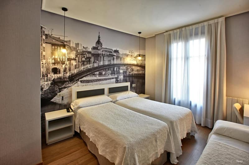 Hotel Silken Sirimiri — bedroom