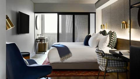 Zagame's House — hotel room