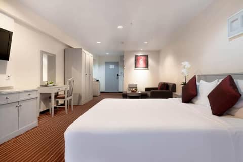 Furama Silom Hotel — hotel room