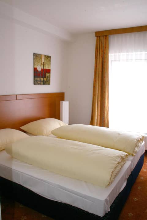 Hotel Evido Salzburg City Center — hotel room