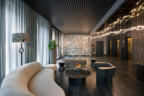 Hotel AMANO Covent Garden — hotel reception