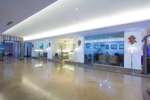 Crown Regency Suites Mactan — photo 7