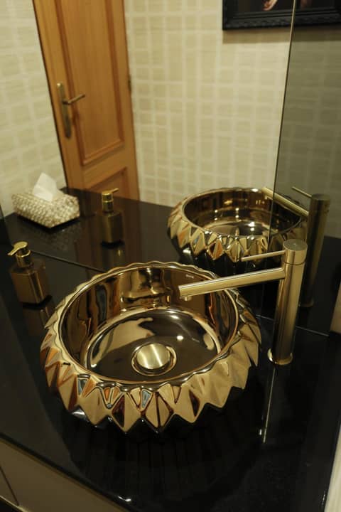 Hotel America — bathroom